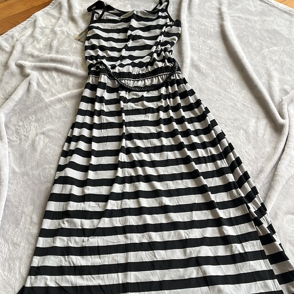 Sold - Picture 6 of 6